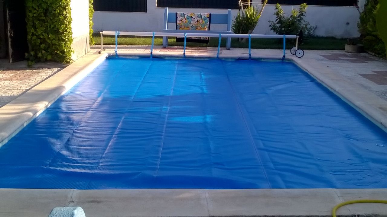 Instalación de cubierta para piscina
