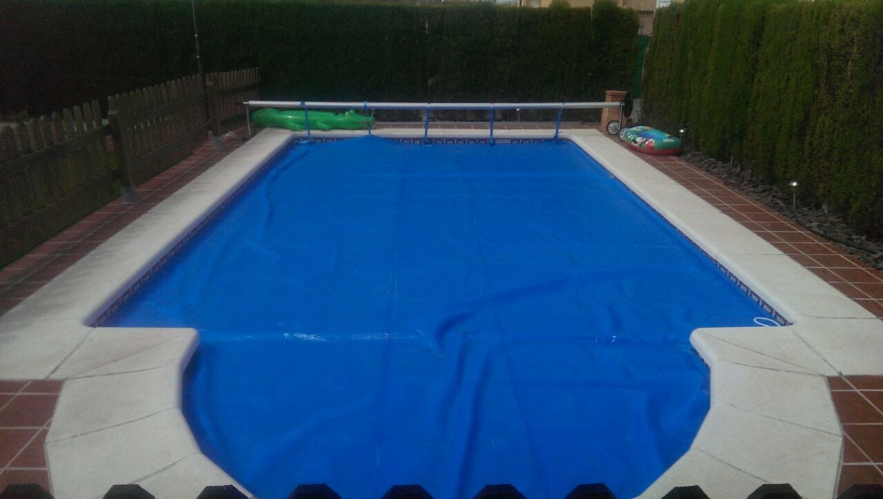 Instalación de cubierta para piscina